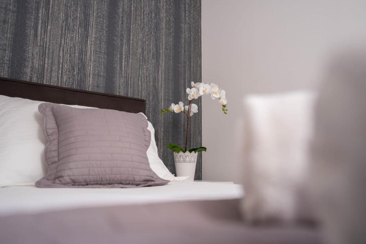 Apartmani Lara Baška Voda Eksteriør billede