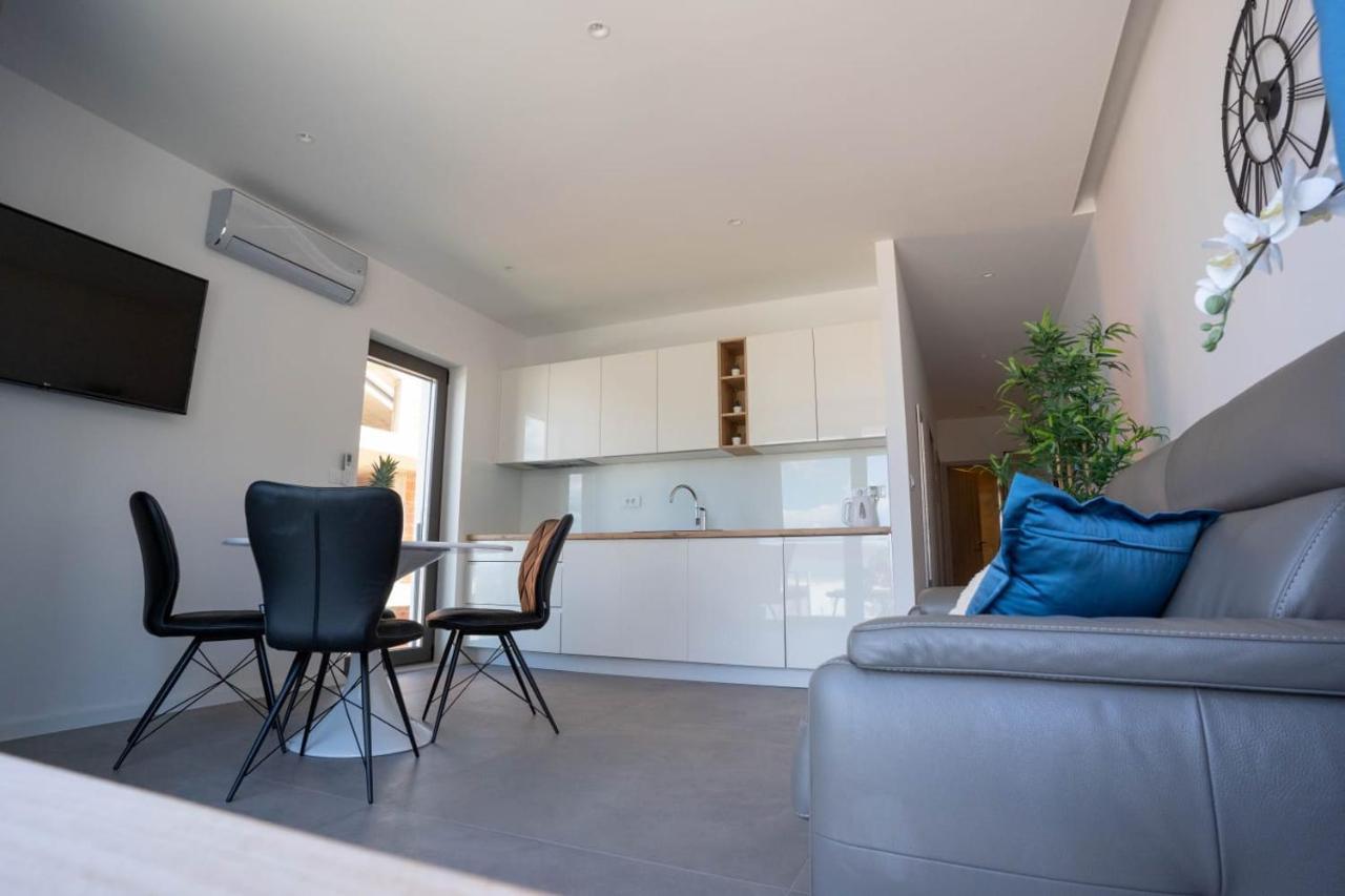 Apartmani Lara Baška Voda Eksteriør billede